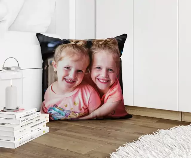 Leicht schimmernd und samtig weiche Kissen