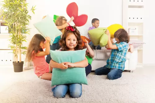 Persönliche Erinnerungen zum Kuscheln: Fotokissen bedrucken lassen