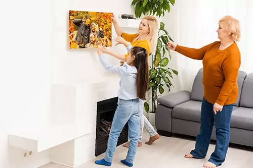 Den richtigen Platz an der Wand für die Leinwand finden